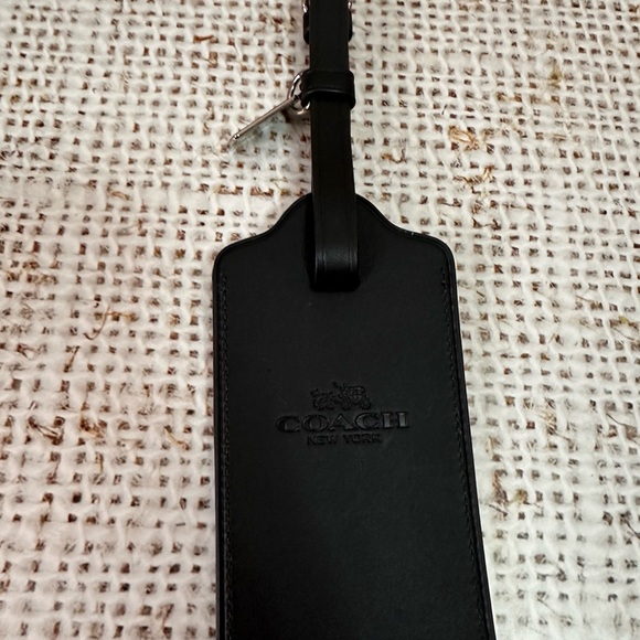 Coach Peanuts Snoopy Woodstock hug black leather luggage tag with silver hw - Picture 2 of 8